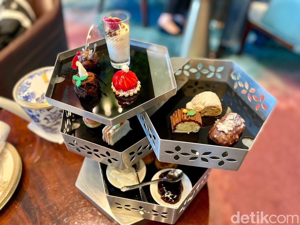 Ngeteh Cantik di Lounge Ini Bisa Cicipi Lapis Surabaya Isi Liver Paté