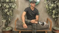 Di kolom komentar Instagramnya pun langsung ramai dipenuhi pujian dari netizen. Banyak yang memberi selamat atas perjuangannya dan timnas lainnya. Foto: Instagram @nadeowinata