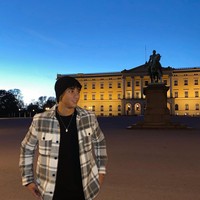 Ikhsan Fandi adalah pemain bola Singapura yang berlaga dalam laga AFF 2020 semalam. Meski gagal melaju ke babak selanjutnya, Ikhsan jadi perhatian netizen karena aksinya sebagai kiper juga penampilannya.Foto: Instagram @ikhsanfandi