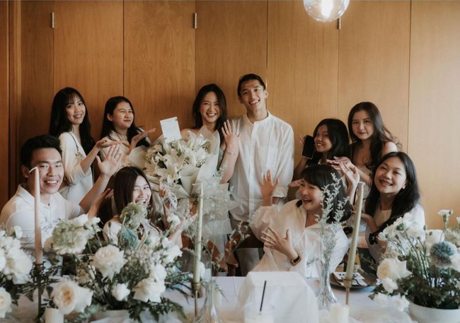 Jonatan Christie dan Shanju atau yang bernama lengkap Shania Junianatha sudah lama dikabarkan menjalin asmara. Mereka mengungkap tengah berpacaran saat hari Natal beberapa tahun lalu. Foto: Instagram