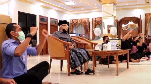 Kaki kiri Ma'ruf ikut bergerak saat skuad Garuda menciptakan peluang, Tanara, Banten, Sabtu (25/12/2021).