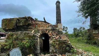 Melihat Sisa-sisa Pabrik Keramik Pertama di Belitung