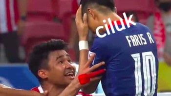 Ciluk baaa! Senyum dong Faris! Foto: Twitter
