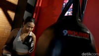 9Round hingga kini sudah ada 2000 cabang di seluruh dunia yang tersebar di 10 negara. Di Indonesia ini menjadi yang pertama dan satu-satunya ada di Senopati. Bentuknya master franchise yang diambil langsung dari Amerika.