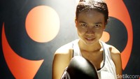 Seperti pengalaman Nengata yang baru pertama mengikuti workout ini. Menurutnya singkat hanya sekitar 30 menit tapi bisa membakar kalori seperti orang latihan 1 jam. 9Round merupakan pusat kebugaran khusus untuk orang-orang yang menginginkan latihan yang unik, menyenangkan, dan terbukti hasilnya.
