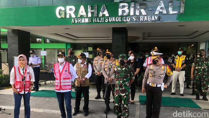 menhub di asrama haji sukolilo surabaya