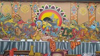 Pengerjaan mural ini dimulai bulan Juli 2021 dan selesai pada 28 November 2021 lalu. Iswanto menerangkan wayang itu tidak terkait dengan tema Natal.