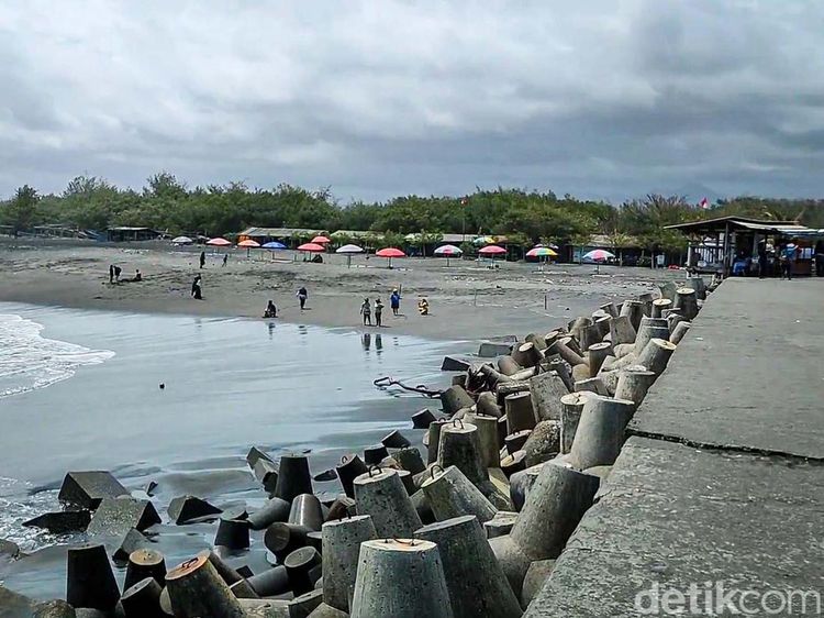 Pantai Glagah Kulon Progo Lengang saat Libur Natal