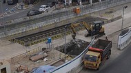 Penampakan Jalur Trem Kuno yang Ditemukan di Bawah Beton Proyek MRT