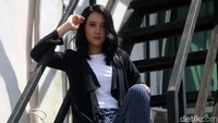Berkarier jadi artis, Diana Wardhani mengatakan awalnya tak disukai sang ayah. Ia diharapkan untuk bekerja di pemerintahan seperti orang tuanya. Namun, Diana Wardhani memilih terjun ke dunia yang beda dari keluarganya. Ia pun akhirnya membuktikan bisa mendapat pendapatan dari pekerjaannya saat ini.