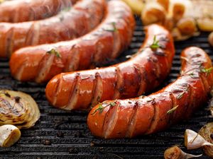 Resep Sosis Bakar Bumbu Rempah yang Juicy Gurih