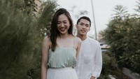Jonatan Christie dan Shanju eks JKT48 menjalani pemotretan untuk pertunangan. Foto: (dok. Instagram @shanju)