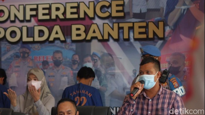 6 buruh ditetapkan jadi tersangka gegara duduki ruang kerja Gubernur Banten Wahidin Halim.