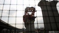 Diketahui, pemasangan girder box sudah berhasil dilakukan di 3 Casting Yard berbeda, yaitu Cikarang, Karawang, dan Bandung.