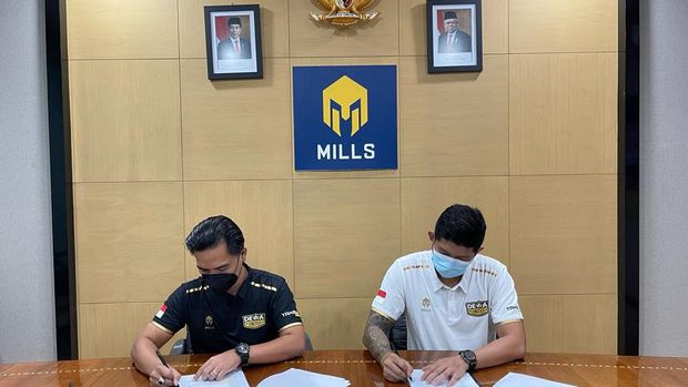 Apparel Timnas Indonesia, Mills Spors, kembali melebarkan sayapnya lagi di basket nasional. Mills resmi jadi sponsor perlengkapan Dewa United Surabaya.