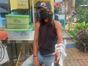 Ngeri Kisah Doni Pawang Ular Digigit Kobra hingga Nyaris Mati