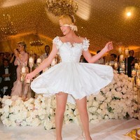 Demi punya kaki goals di foto, editannya jadi terlalu maksimal sampai-sampai lututnya pun jadi seperti tidak ada. Definisi kaki yang mulusnya kebangetan deh ini.. Foto: reddit.com