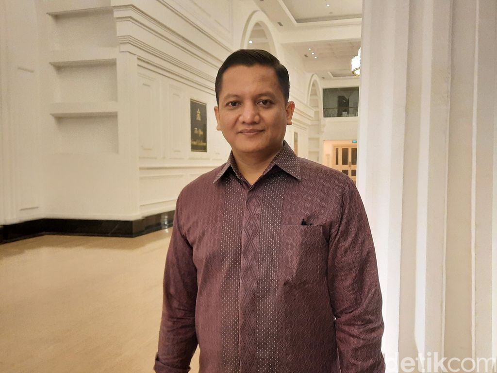 General Manager Sutasoma Hotel & Tribrata Convention Ferri Irawan