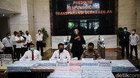 Polisi juga menyiya aset sebidang tanah seluas 1.242 meter persegi yang terletak di Ngablak, Wonosegoro, Kabupaten Boyolali senilai Rp 100 juta, sebidang tanah seluas 901 meter persegi yang terletak di Suruh, Kabupaten Semarang senilai Rp 200 juta.