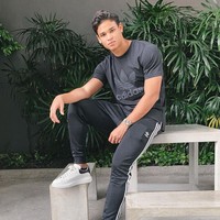 Sebagai seorang atlet, Irfan Fandi tentu juga sering tampil dengan gaya sporty. Foto: Instagram @irfanfandi17