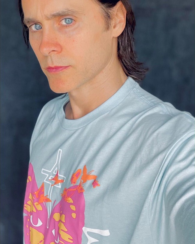 Selain itu Jared Leto juga rajin hiking, bersepeda serta yoga. Foto: Instagram/@jaredleto