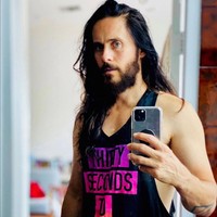 Beberapa film yang menuntut dia untuk diet ekstrem di antaranya ‘Suicide Squad’, ‘Chapter 27’, ‘Dallas Buyers Club’ dan terbaru ‘House of Gucci’. Foto: Instagram/@jaredleto