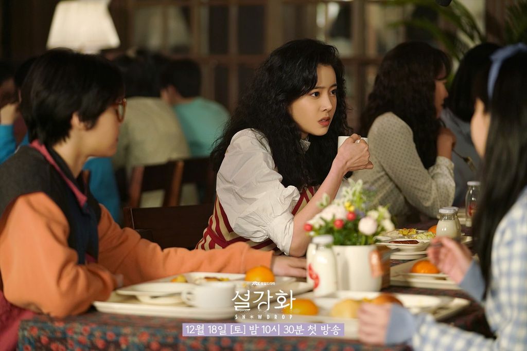 Jung Shin Hye dalam drama Korea Snowdrop