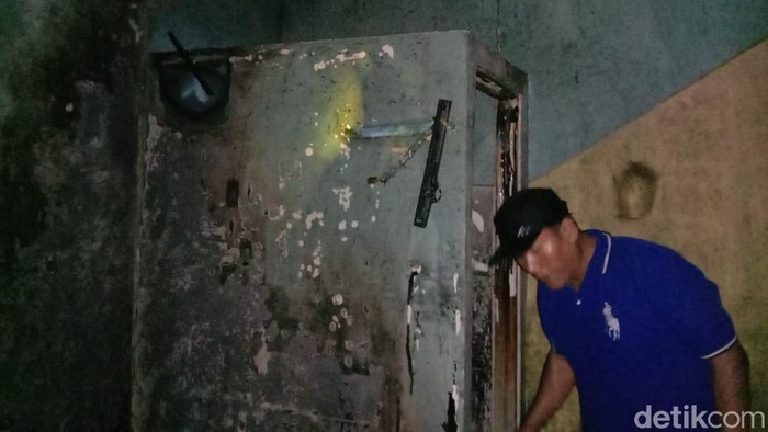 kamar terbakar akibat korsleting