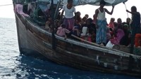 Kapal Diduga Angkut Warga Rohingya Masuk Perairan Aceh Gegara Mesin Rusak