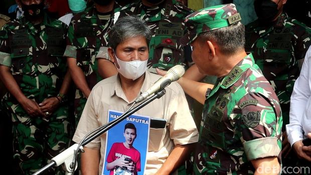 KSAD Jenderal Dudung Abdurachman Ziarah ke Makam Handi-Salsa