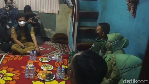 KSAD Jenderal Dudung Abdurachman Ziarah ke Makam Handi-Salsa