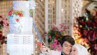 Rizky Billar dan Lesti Kejora menggelar pesta pernikahan mereka pada Agustus 2021. Keduanya mengaku sudah menikah siri di bulan April 2021. Foto: instagram @rizkybillar/ @lestykejora