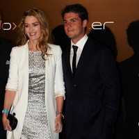 Terpilihnya Marta Ortega sebagai pimpinan dari Inditex tak lepas dari sorotan. Sejumlah pakar menyebutkan dia masih terlalu cepat dipilih sebagai penerus ayahnya. Amancio Ortega bersama istrinya Rosalia Mera mendirikan perusahaan Inditex pada 1975 dan pensiun pada 2011. Foto: Getty Images