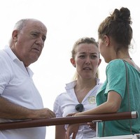 Seperti dikutip dari Vogue, Marta Ortega mulai bekerja di perusahaan ayahnya pada usia 15 tahun. Dia bekerja sebagai asisten toko di butik Berskha di King’s Road, London, Inggris. Foto: Getty Images