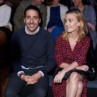 Marta Ortega saat ini diketahui sudah menikah. Suaminya Carolos Torretta kerap mendampinginya menghadiri fashion show hingga pertandingan berkuda. Foto: Getty Images