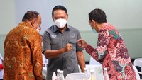 Selain PBSI, Pengurus Besar Persatuan Angkat Besi Seluruh Indonesia juga mendapat penghargaan atas prestasi atletnya di Kejuaraan Dunia Angkat Besi di Tashkent, Uzbekistan, 7-17 Desember ini. Adapun bonus yang diberikan sebesar Rp 1,25 miliar. Sedangkan NPC Indonesia mendapatkan bonus sebesar Rp 5 miliar, atas perjuangan para atlet remaja di Asian Youth Para Games 2021. Mereka berhasil berada di urutan keempat dengan merebut 12 medali emas, 11 perak, dan 14 perunggu.