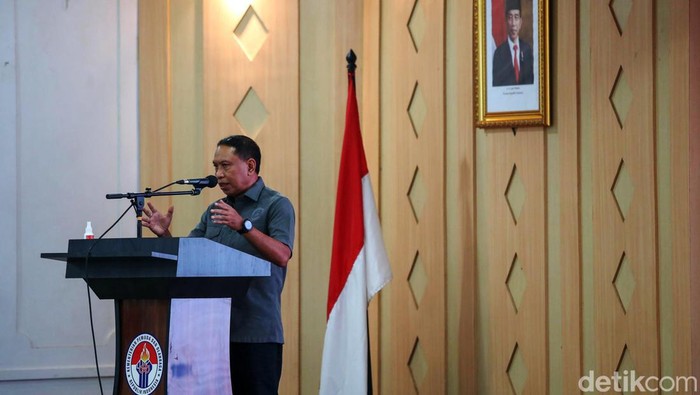 Pemerintah memberikan bonus kepada para atlet-atlet berprestasi. Selain itu 5 olahragawan juga penerima penganugrahan Satyalancana Dharma Olahraga.