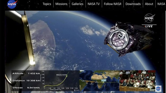 Foto ini disediakan oleh NASA, Teleskop Luar Angkasa James Webb dipisahkan di luar angkasa pada Sabtu, 25 Desember 2021. Teleskop Luar Angkasa James Webb NASA melonjak dari Guyana Prancis di pantai timur laut Amerika Selatan, mengendarai roket Ariane Eropa ke langit pagi Natal. Observatorium inframerah senilai $ 10 miliar dimaksudkan sebagai penerus Teleskop Luar Angkasa Hubble yang menua. (NASA melalui AP)