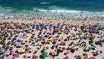 Pantai di Brasil Ramai Meski Varian Omicron Tengah Mengintai