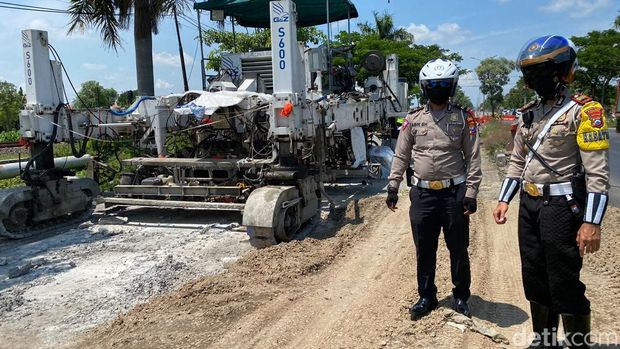 perbaikan jalan nasional lamongan