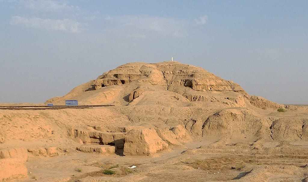 Piramida Ziggurat di Irak.
