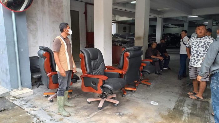 Sejumlah fasilitas milik DPRD Pekanbaru ditarik vendor pengadaan barang dan jasa karena tunggakan kepada vendor hingga Rp 800 juta. (dok Istimewa)A