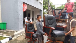 Kala Kursi DPRD Pekanbaru Ditarik Vendor Gegara Nunggak Ratusan Juta