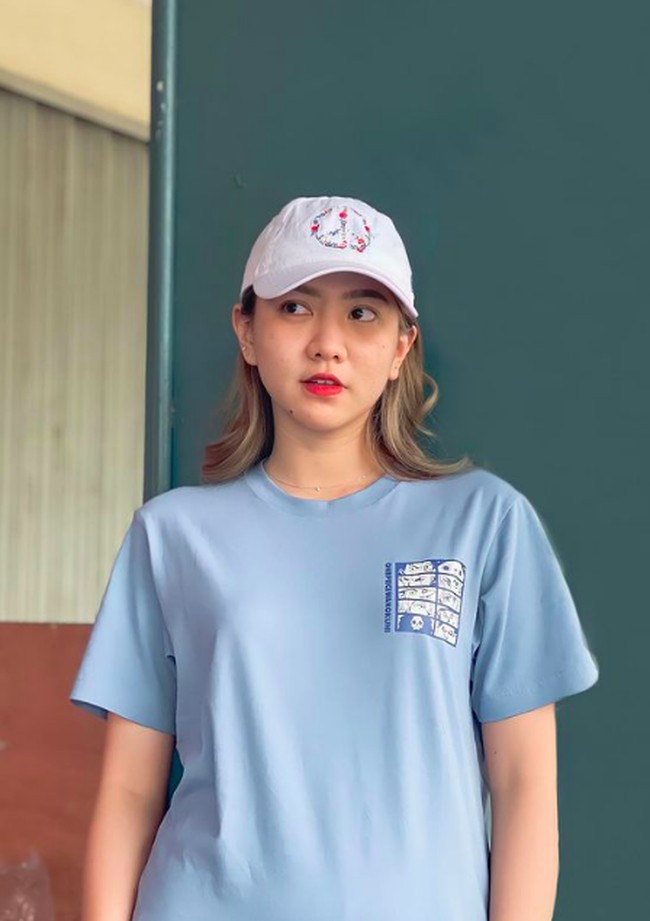 Shanju yang lebih suka bergaya kasual kerap pamer foto OOTD di Instagramnya. Foto: dok. Instagram/@shanju