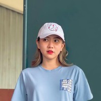 Shanju yang lebih suka bergaya kasual kerap pamer foto OOTD di Instagramnya. Foto: dok. Instagram/@shanju