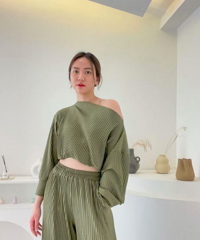 Dalam kalan Youtube pribadinya, Shanju mengaku sejak saat itu jadi sering bertemu Jojo dan menjalin hubungan yang awalnya diam-diam, namun akhirnya mengumumkannya di publik. Foto: dok. Instagram/@shanju