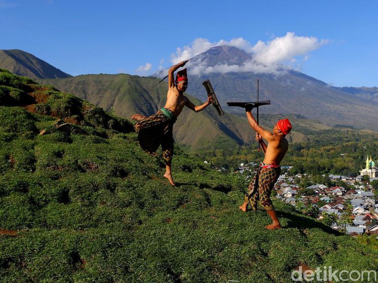 7 Rute Rute Perjalanan Darat Terbaik di Indonesia