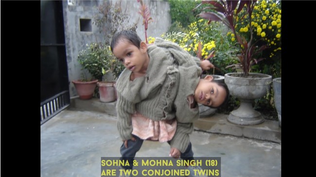 Setelah itu, keduanya dibawa oleh sebuah badan amal untuk ditempatkan di penampungan Pingalwara untuk orang-orang tidak mampu atau berkebutuhan khusus. Selagi di sana, mereka menunjukkan ketertarikan pada alat-alat elektronik. Sejak kecil, mereka suka membetulkan alat-alat yang rusak. Kemampuan itu pun ternyata membawa mereka pada pekerjaannya sekarang.Foto: Dok. YouTube Tangy Tales