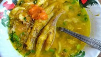 Jalan-jalan ke Bogor, coba mampir ke Soto Ceker Ayam Kampung Mas Agus yang berlokasi di Jalan Sawojajar, Bogor Tengah. Di sana menawarkan soto Lamongan dengan tambahan ceker yang empuk dan lembut. Seporsinya mulai dari Rp 15.000 saja. Foto: Google Review/Tsani Wismono