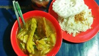 Kalau berkunjung ke Kwitang, Pasar Senen, Jakarta Pusat wajib cicipi Soto Ayam Ceker Kwitang. Rasanya lezat dan menggunakan ceker berukuran besar yang lembut. Harganya Rp 20.000-an per porsi. Foto: dok. Soto Ayam Ceker Kwitang